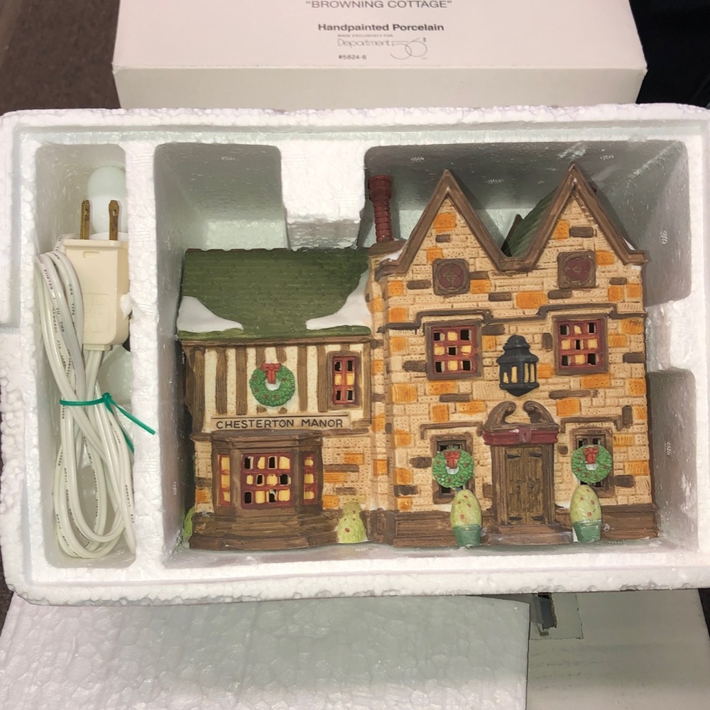 1987 Dickens Village Series Collectible CHESTERTON MANOR LIM ED 2573/7500 RARE